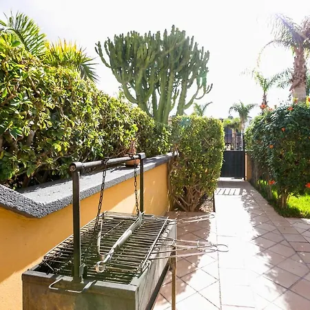 Townhouse In El Duque 別荘 アデヘ