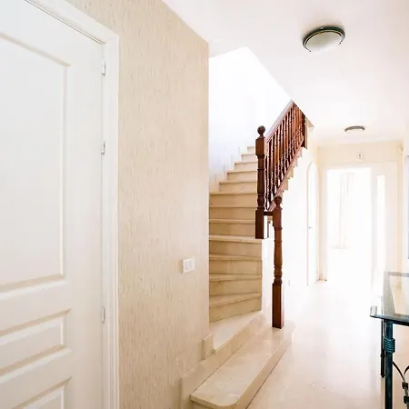 Townhouse In El Duque Nyaraló *