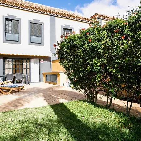 Townhouse In El Duque Nyaraló *